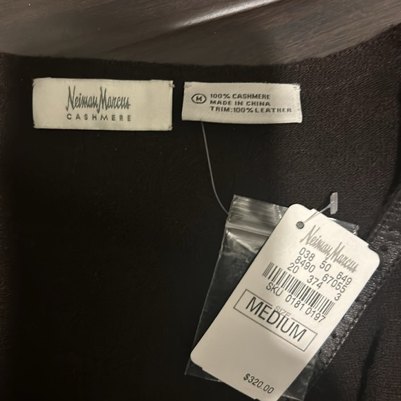 Neiman Marcus Cashmere Medium Size Top in Brown - NWT - Picture 4 of 4